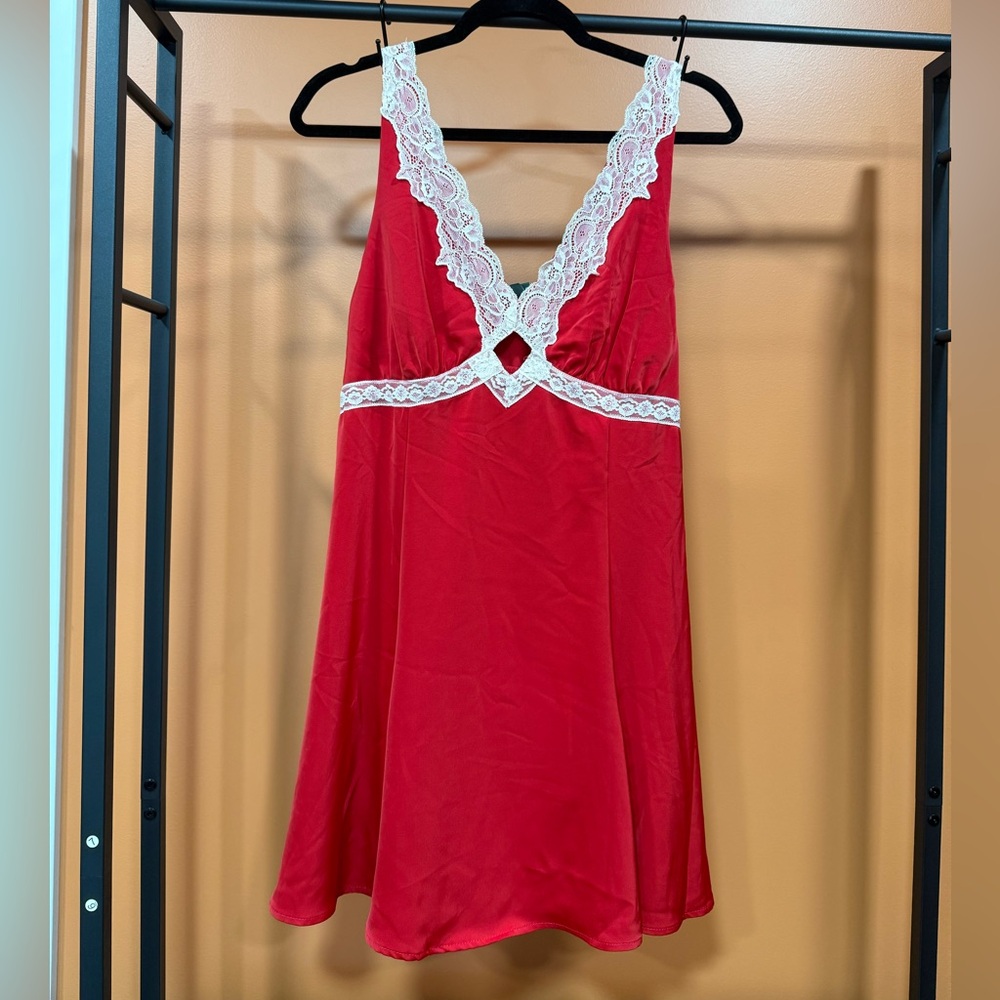Elegant Red White Lace Trim Dress